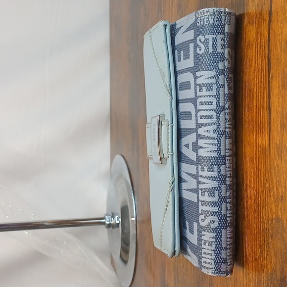 Steve Madden Blue Logo Women's Wallet Jean Colored - Picture 8 of 15